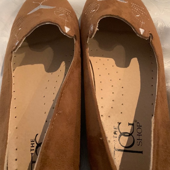 The Tog Shop Cat Loafers in Tan and Silver, size 7 M - Picture 10 of 12